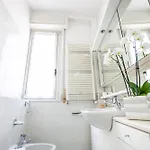 Lägenhet Skyline By Comorooms *