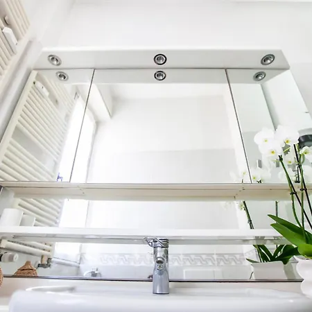 Skyline By Comorooms Apartment *