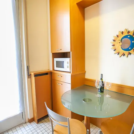 Skyline By Comorooms Apartment