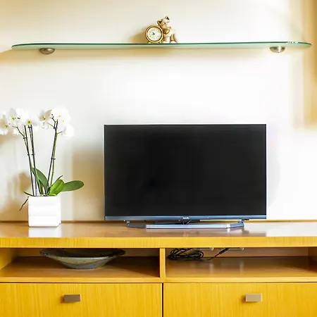 Apartment Skyline By Comorooms Como