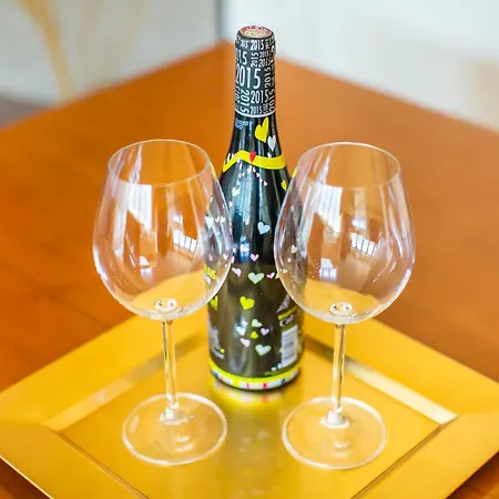 Apartment Skyline By Comorooms *